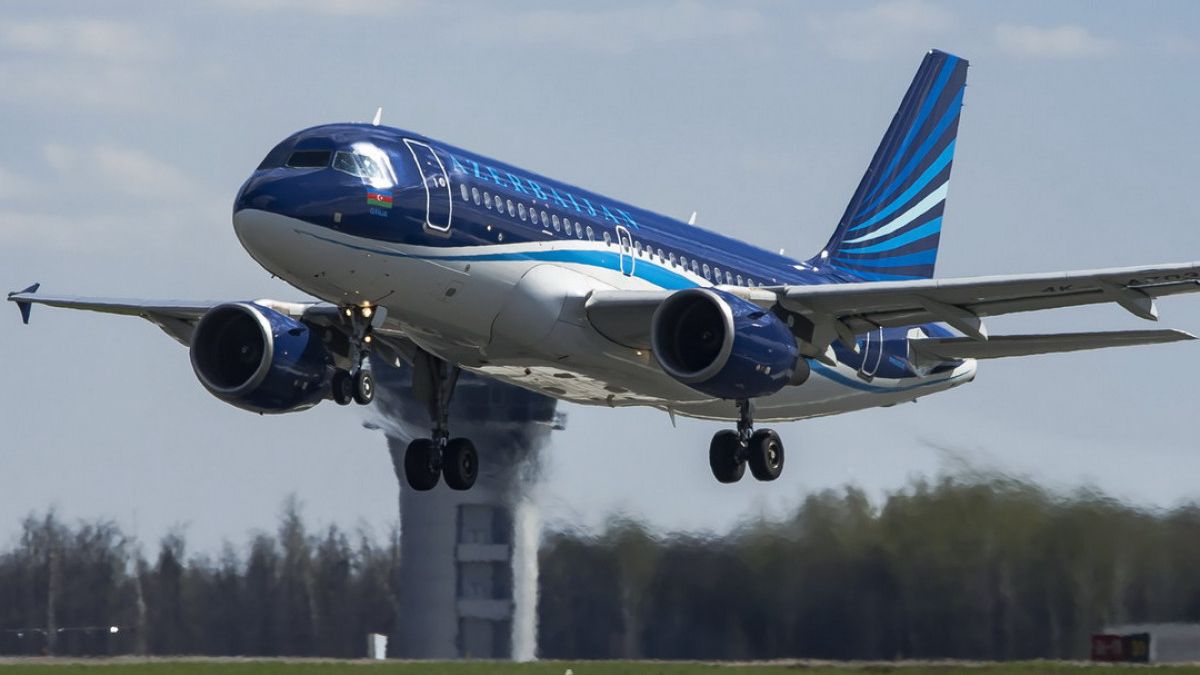 AZAL: Moskva reysləri məhdudiyyətlər səbəbindən təxirə salınıb