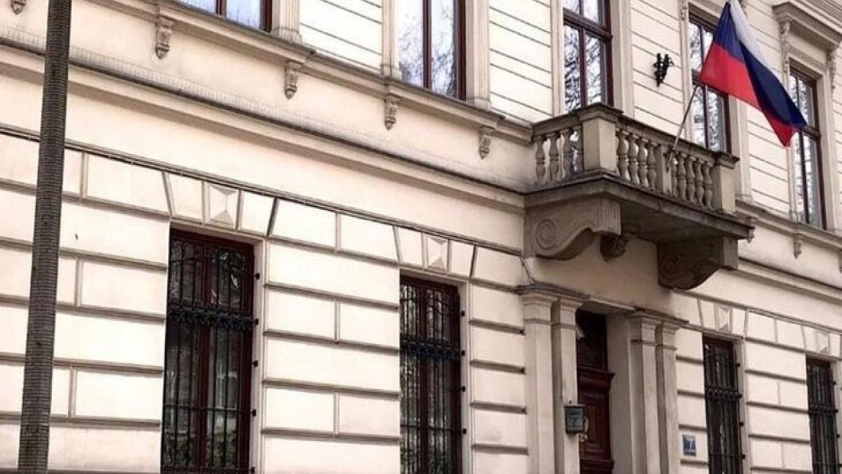 Polşa Rusiyanın Krakovdakı Baş Konsulluğunu bağlayır