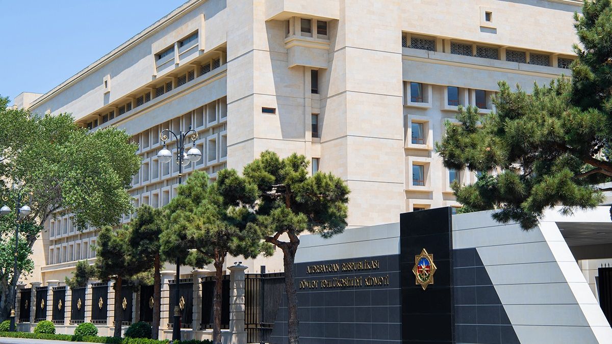 Dövlətə xəyanətdə təqsirləndirilən şəxs hakim qarşısına çıxarılıb
