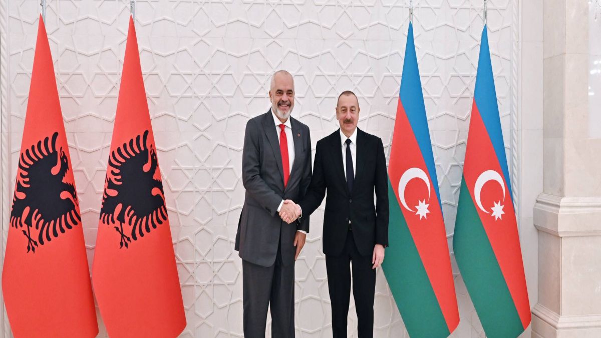 Prezident Edi Ramanı parlament seçkilərində qələbə münasibətilə təbrik edib