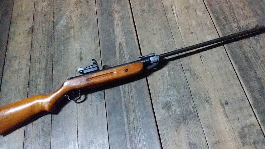 Goranboyda ər ehtiyatsızlıqdan tir tüfəngi ilə arvadına xəsarət yetirib