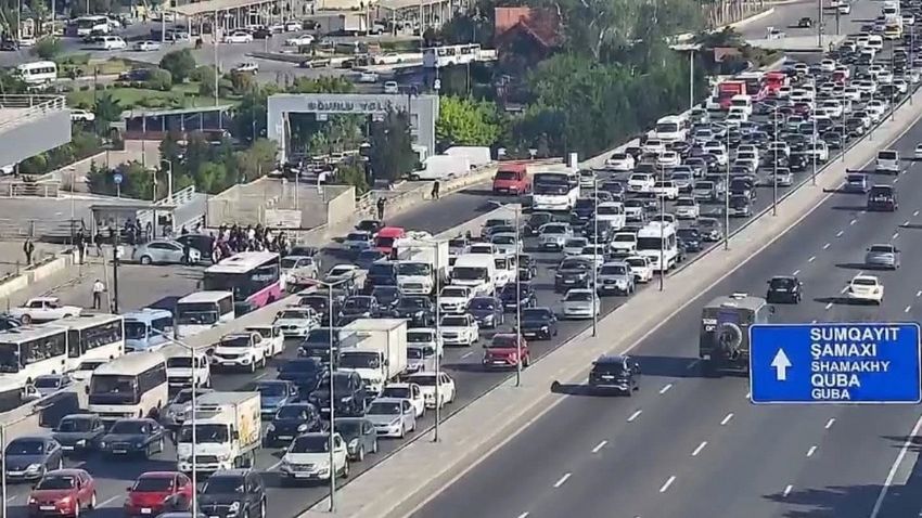 Bakının tıxaclı yolları açıqlanıb - SİYAHI