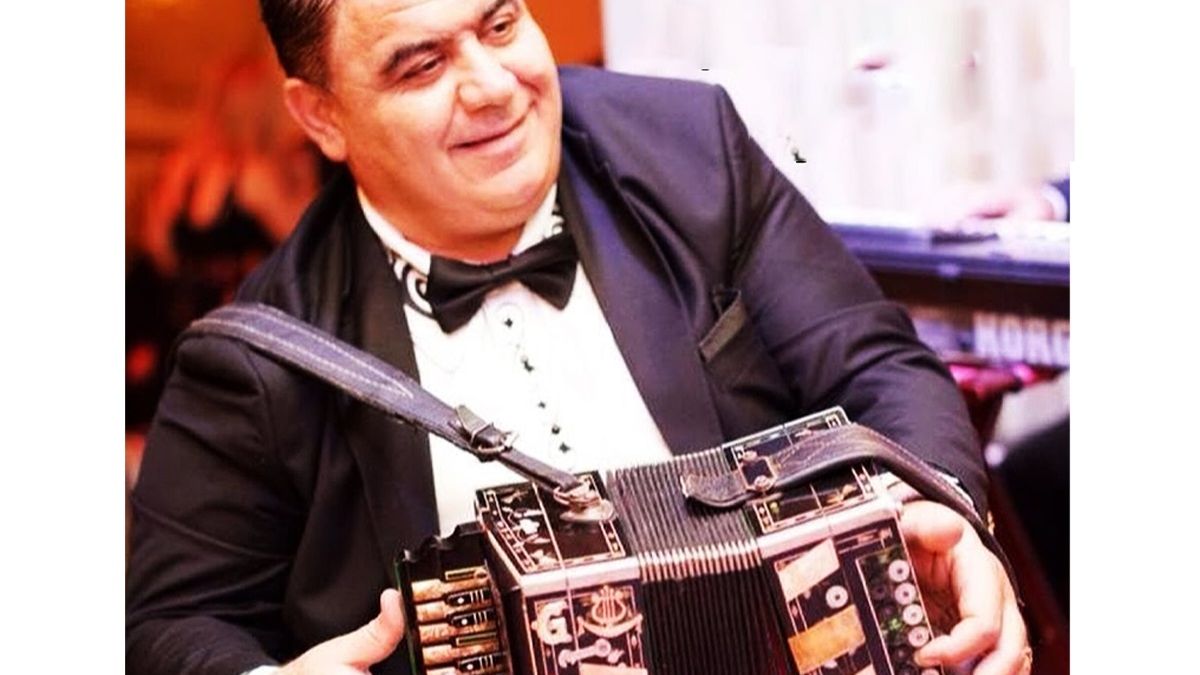 “Bəs nə deyim”, “Ay bəri bax”, “Niyə yox deyirsən” mahnılarını oğurlayan erməni qarmonçunun ifası "Youtube"dən silinib