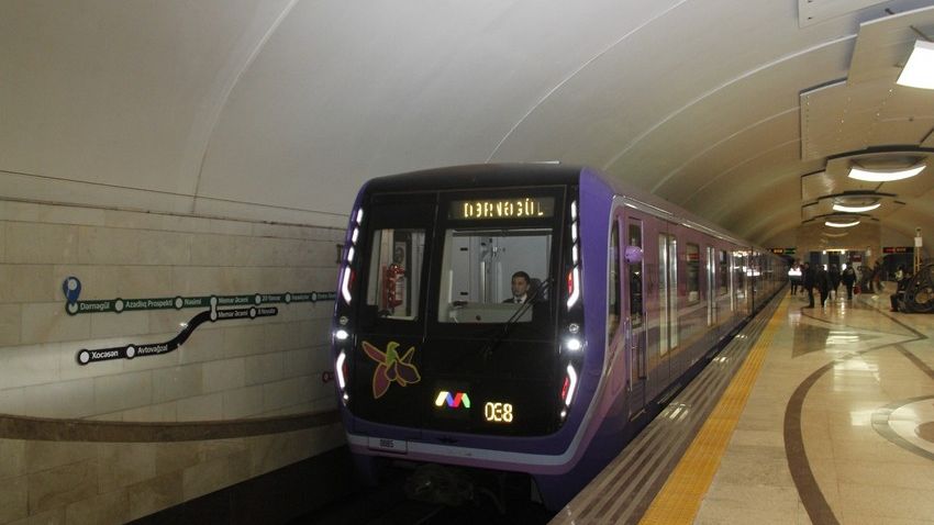 Bakı metrosunda pik saatlarda interval azaldılıb