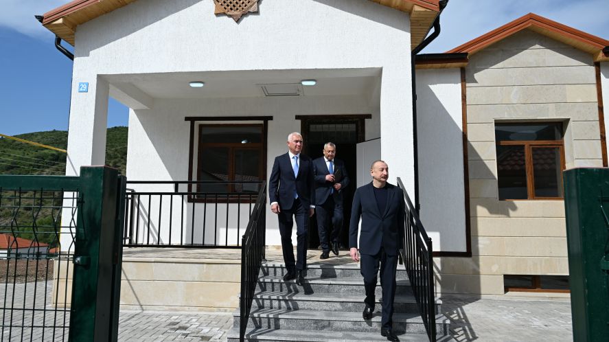 Prezident İlham Əliyev Laçın rayonunun Bəylik kəndinin açılışında iştirak edib