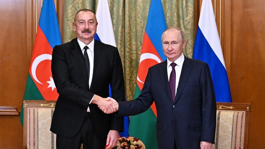 Putin Azərbaycan Prezidentini Müstəqillik Günü münasibətilə təbrik edib