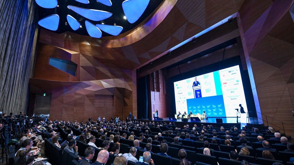 Sayca 30-cu olan Yubiley “Baku Energy Forum”u öz işinə başlayıb