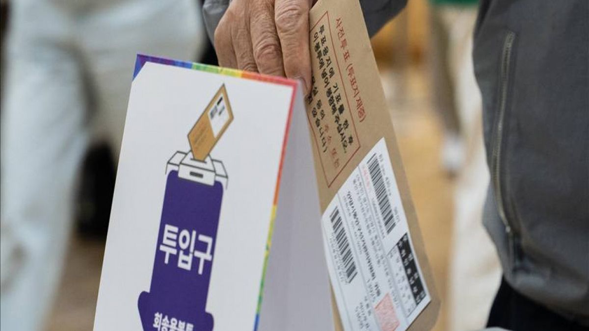 Cənubi Koreyada prezident seçkiləri keçirilir
