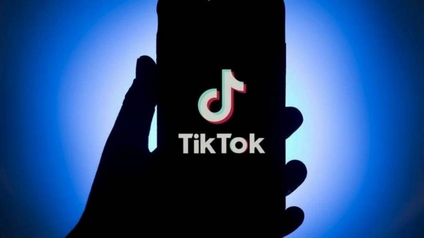 Azərbaycanda uşaqların tiktoka girişinin qadağan edilməsi təklif olunur