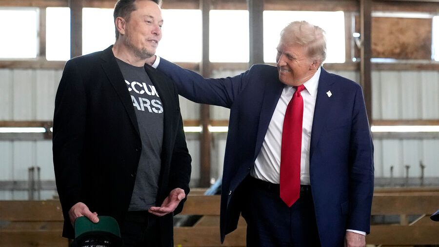 Elon Musk Trampla bağlı paylaşdığı fikirlərə görə təəssüfləndiyini bildirib