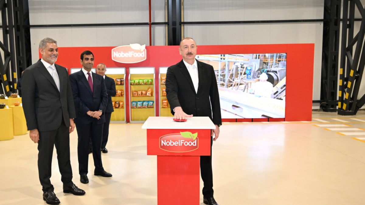 Prezident Bakıda qəlyanaltı məhsullarının istehsalı zavodunun açılışında iştirak edib
