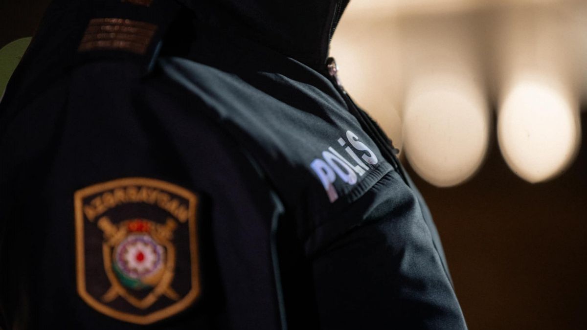 Polis "Sputnik Azərbaycan"ın Bakı ofisində əməliyyat keçirir