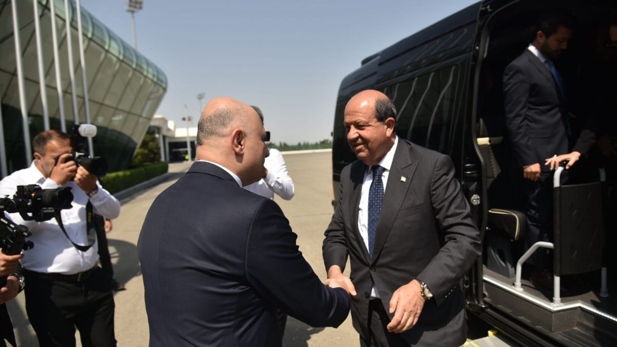 Ersin Tatar Azərbaycana gəlib