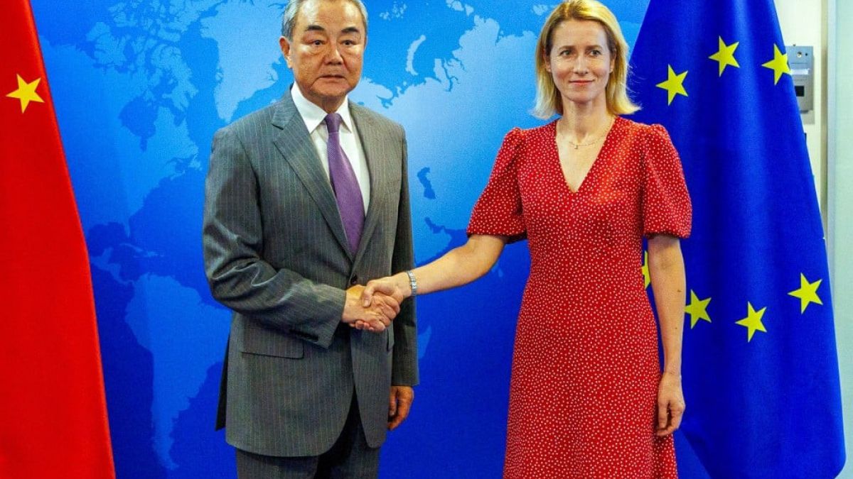 XİN rəhbəri Çinin Rusiyanın məğlubiyyətini istəmədəyini Kallasın diqqətinə çatdırıb