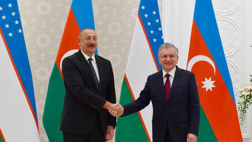 Azərbaycan Prezidenti Şavkat Mirziyoyevə zəng edib