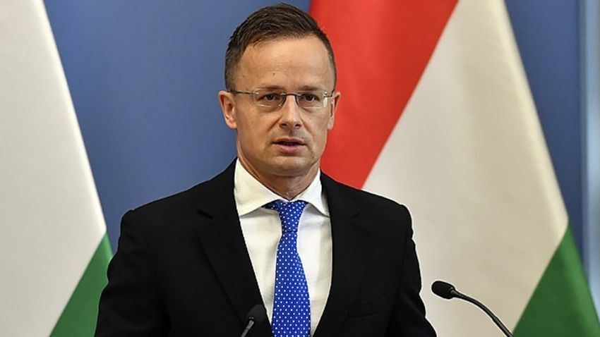 Siyarto: Budapeşt Ukraynaya silah verməyib və mövqeyini dəyişmək niyyətində deyil